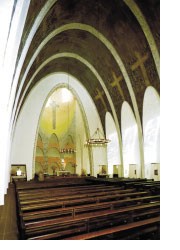 Hl.Kreuz-Kirche innen - ohne Ausstellung